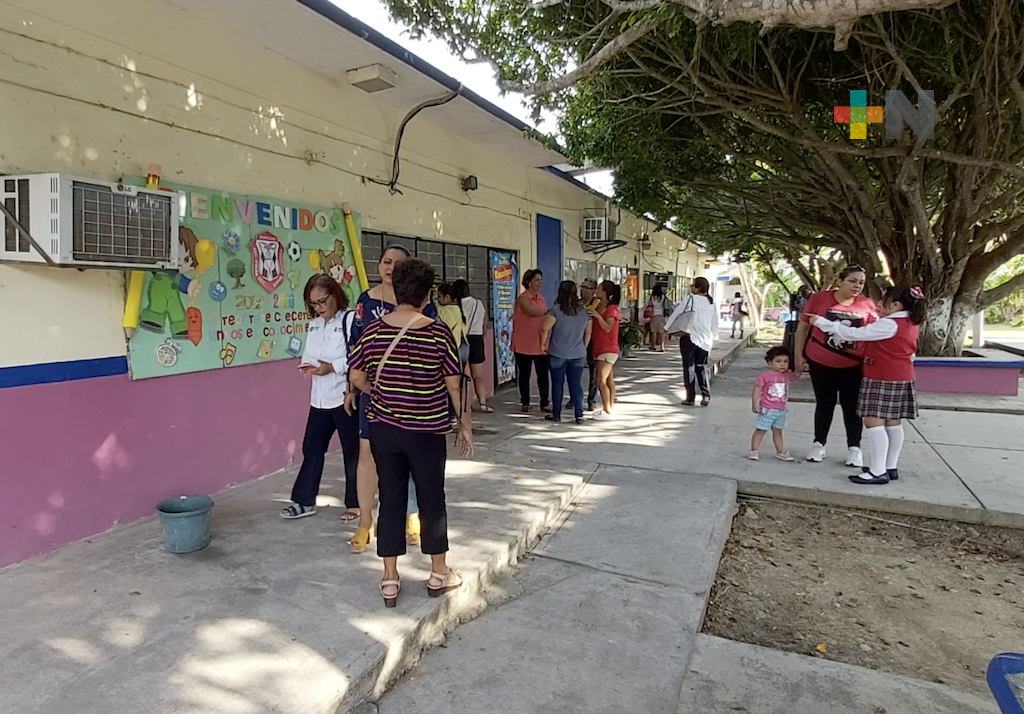 Reporta la SEV en Tuxpan fortalecimiento en tradición de Día de Muertos en escuelas